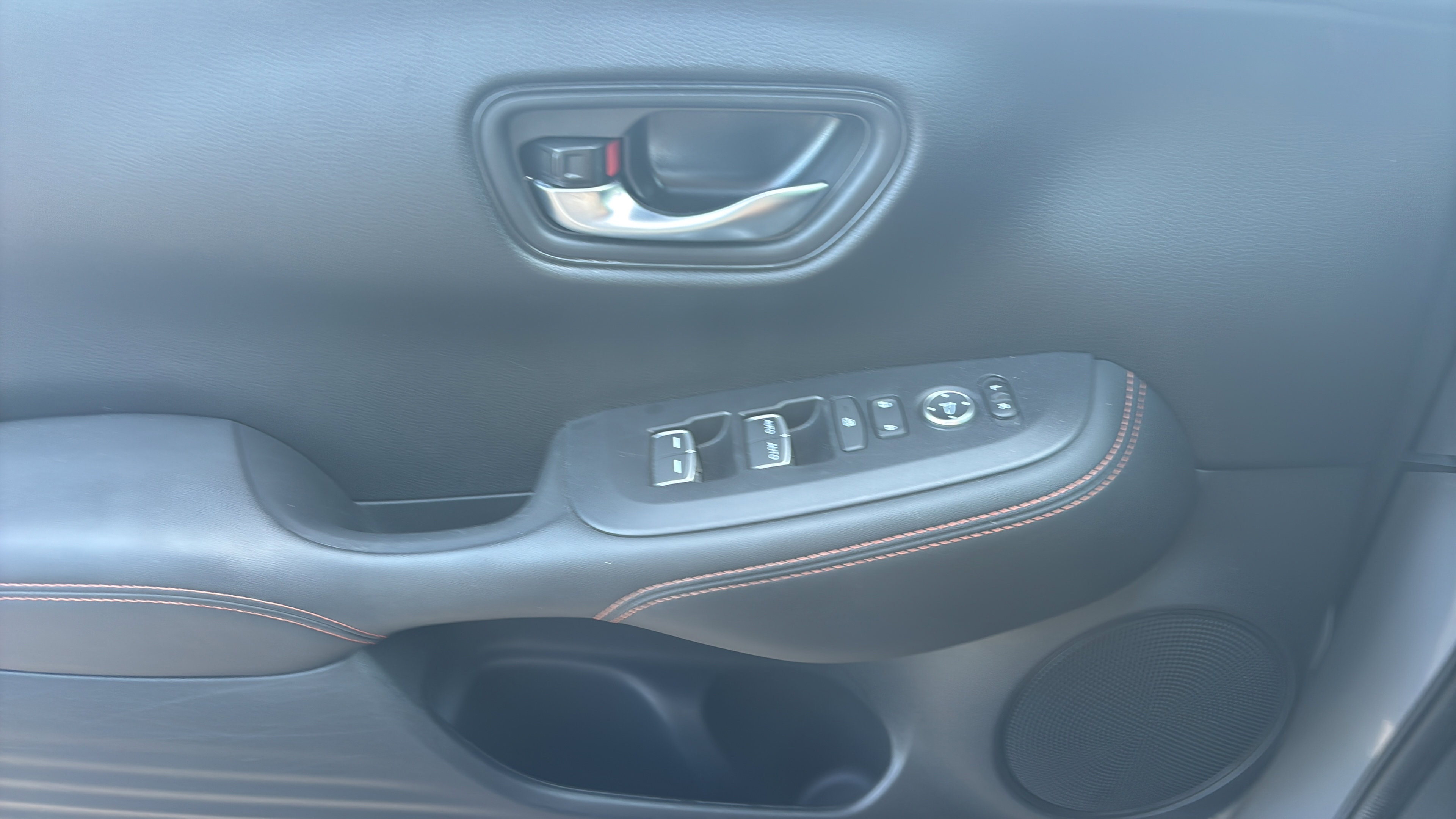 Certified 2025 Honda HR-V Sport image 21