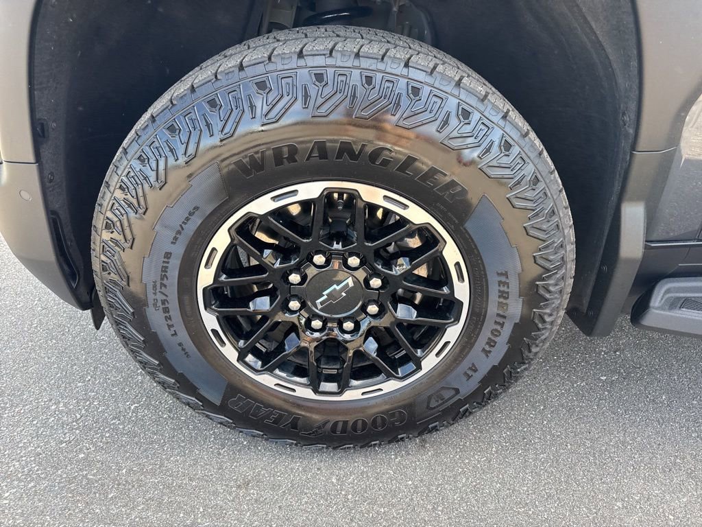 Used 2026 Chevrolet Silverado EV Trail Boss w/ LPO, Gameday Tailgate Package image 35