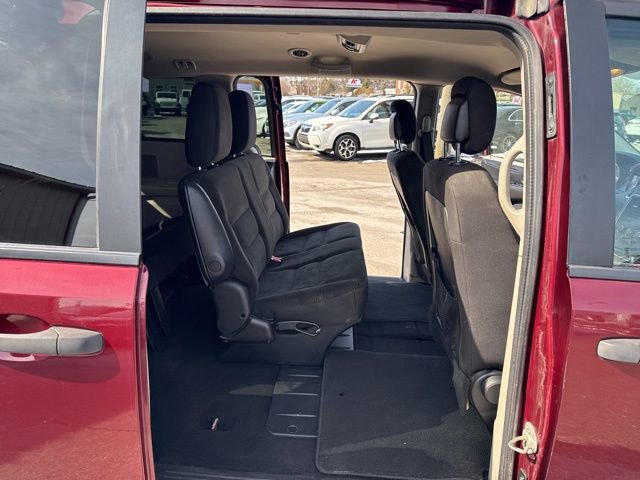 Used 2020 Dodge Grand Caravan SE w/ UConnect Hands-Free Group image 13