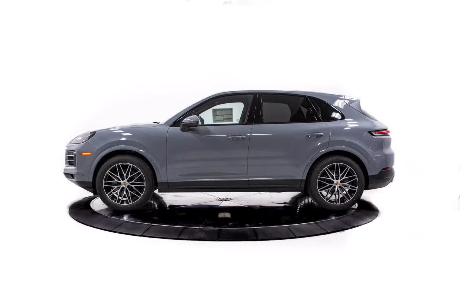 Certified 2026 Porsche Cayenne AWD/4WD image 2
