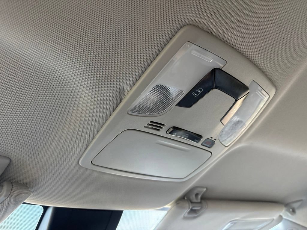 Used 2019 Toyota Sienna LE AWD/4WD image 26