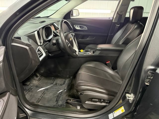 Used 2017 Chevrolet Equinox Premier w/ Enhanced Convenience Package AWD/4WD image 7
