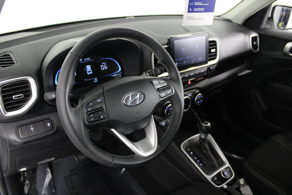 Certified 2026 Hyundai Venue SEL FWD image 17
