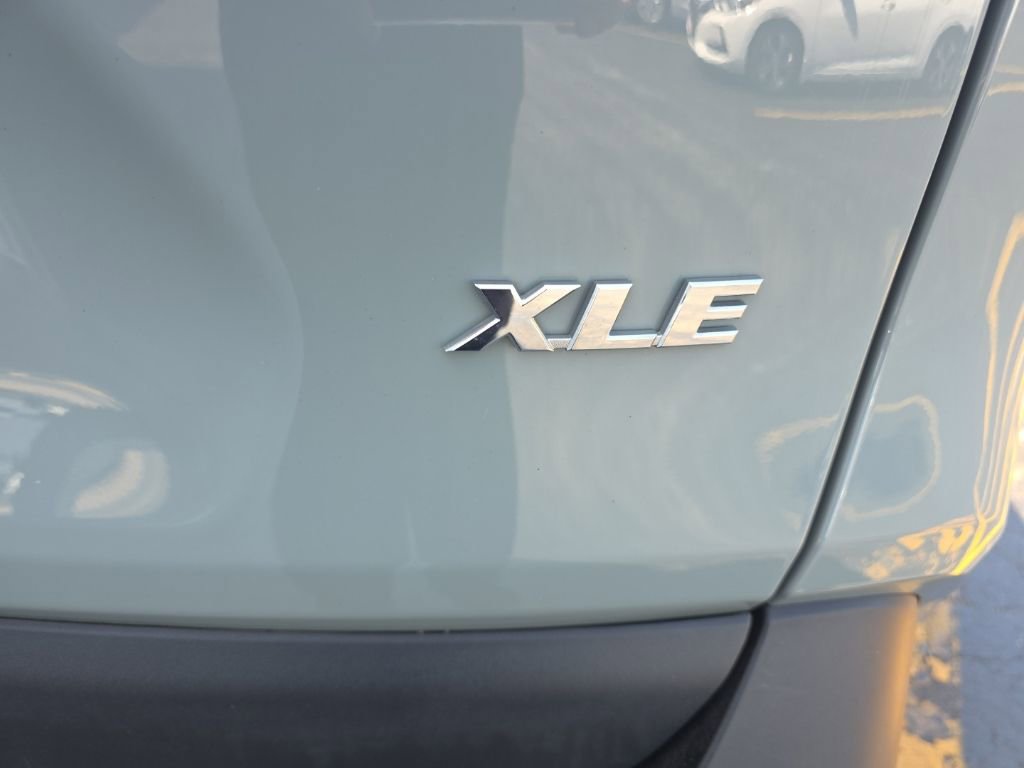 Used 2023 Toyota RAV4 XLE image 5