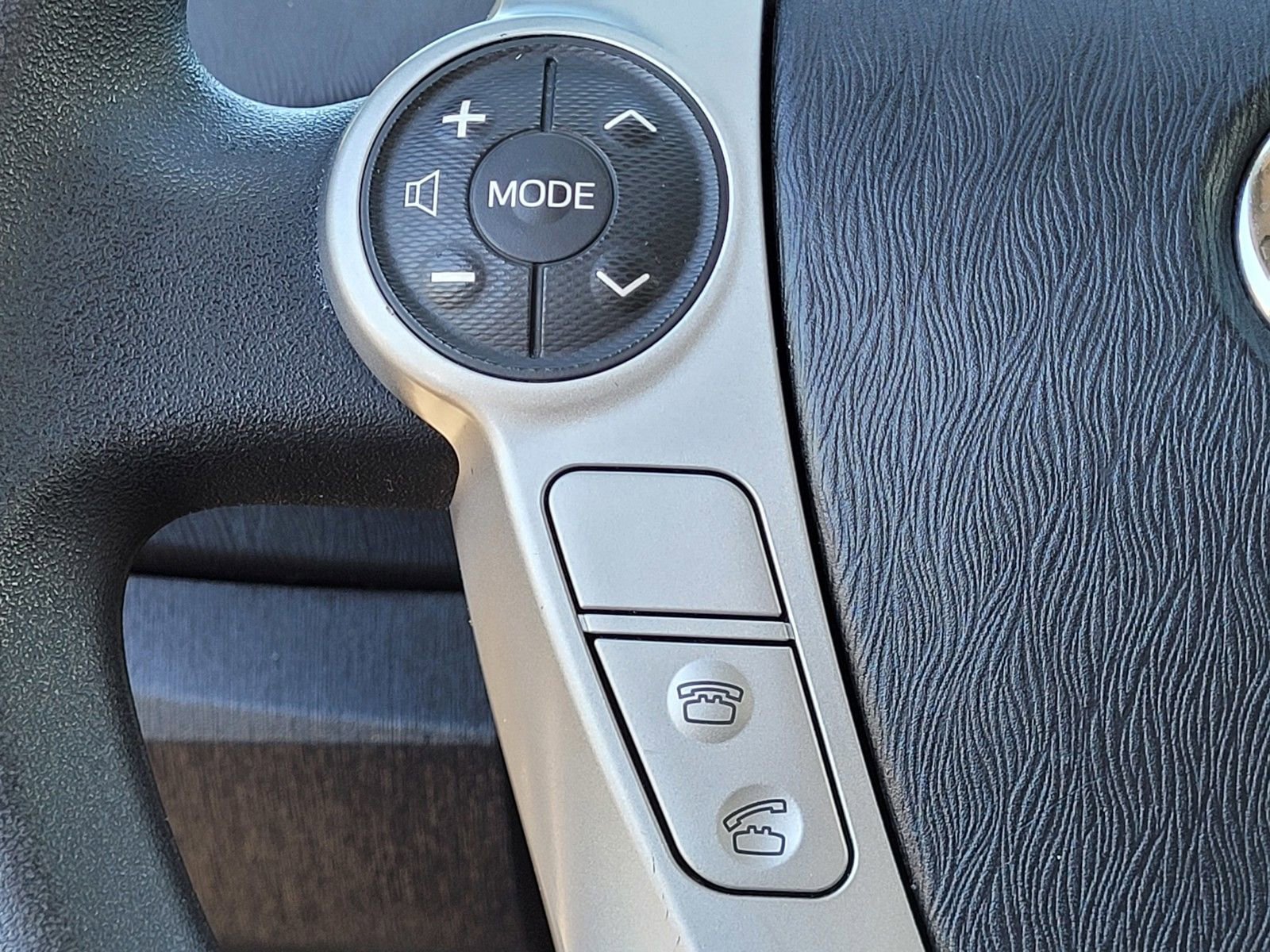 Used 2015 Toyota Prius Two image 29