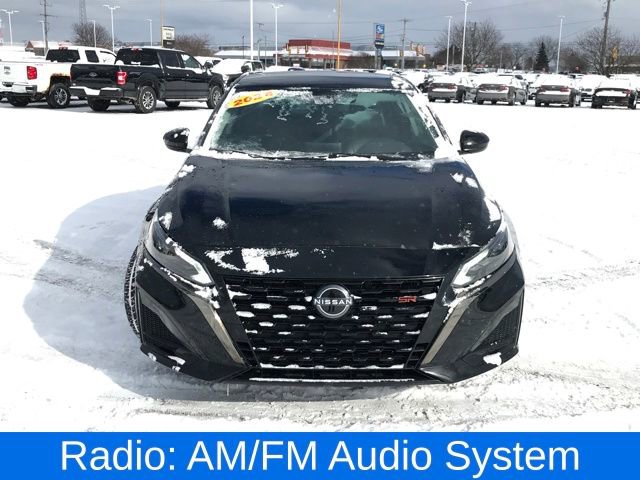 Used 2024 Nissan Altima 2.5 SR image 2