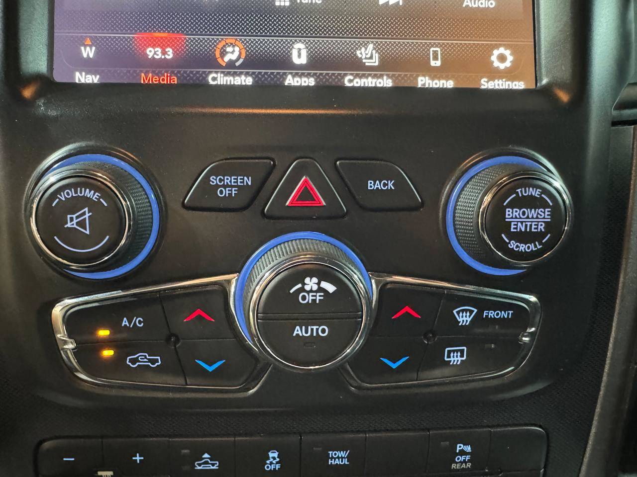 Used 2018 RAM 1500 Rebel w/ Luxury Group AWD/4WD image 27