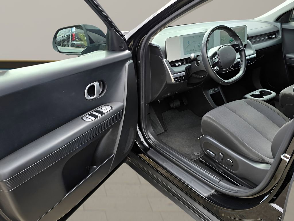 Used 2024 Hyundai Ioniq 5 SEL RWD image 16