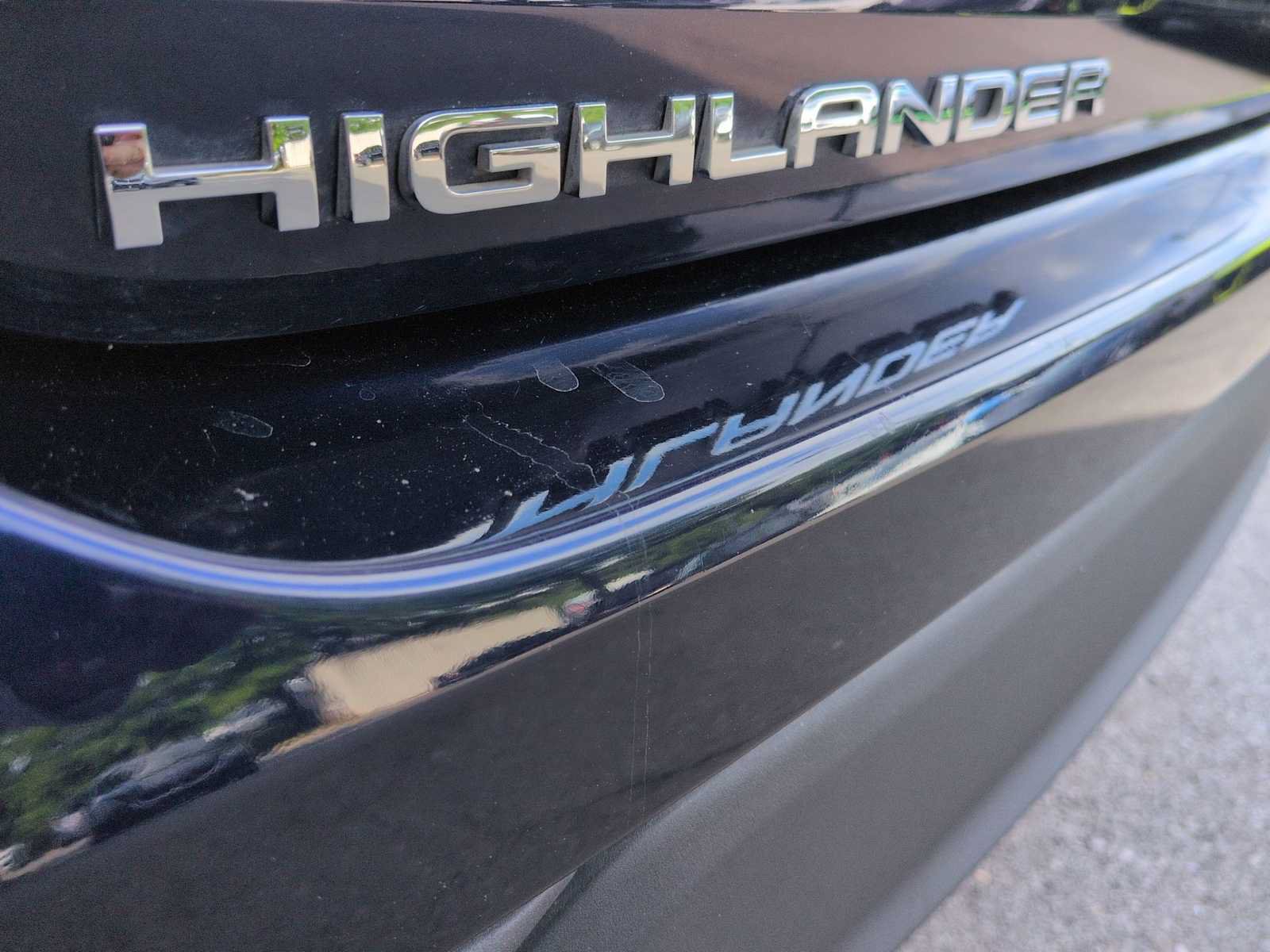Used 2021 Toyota Highlander XLE AWD/4WD image 13