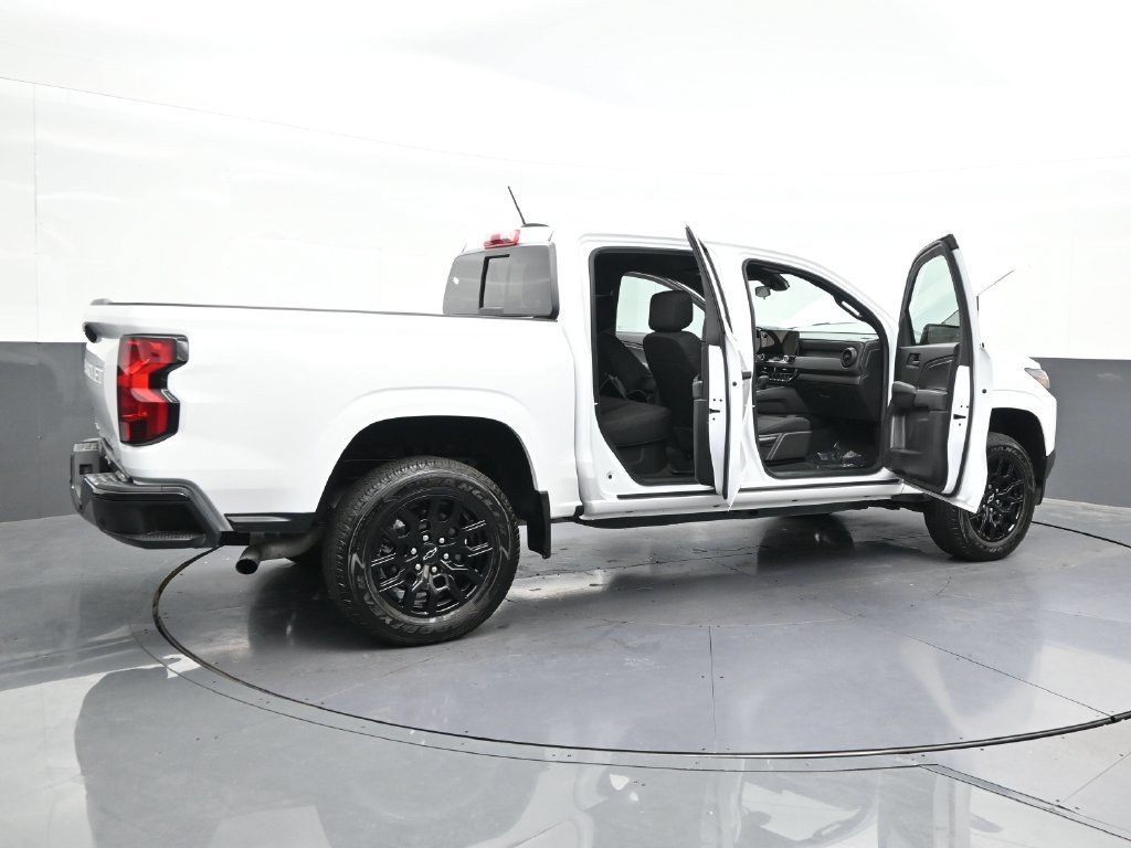 Used 2026 Chevrolet Colorado W/T w/ WT Custom Package RWD image 28