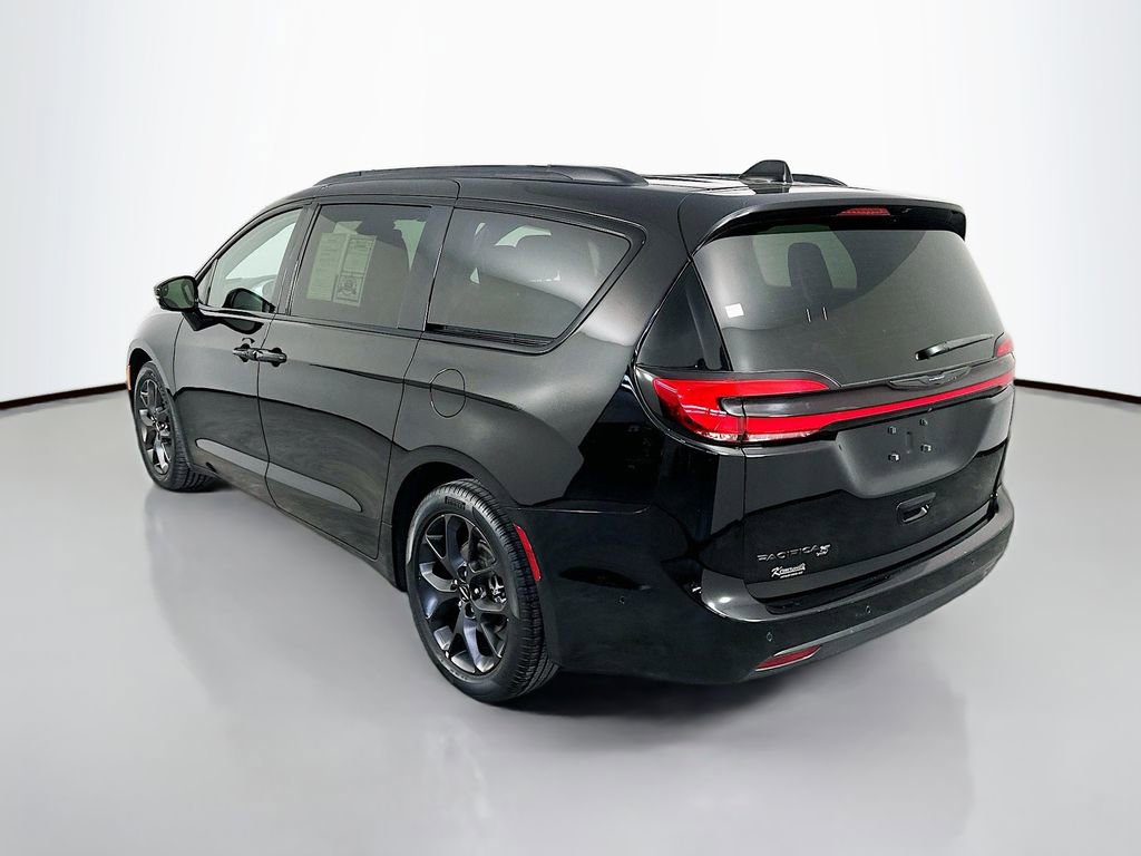 Used 2024 Chrysler Pacifica Touring-L w/ S Appearance Package FWD image 5