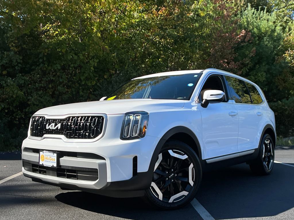 Used 2023 Kia Telluride EX w/ EX Captain's Chair Package