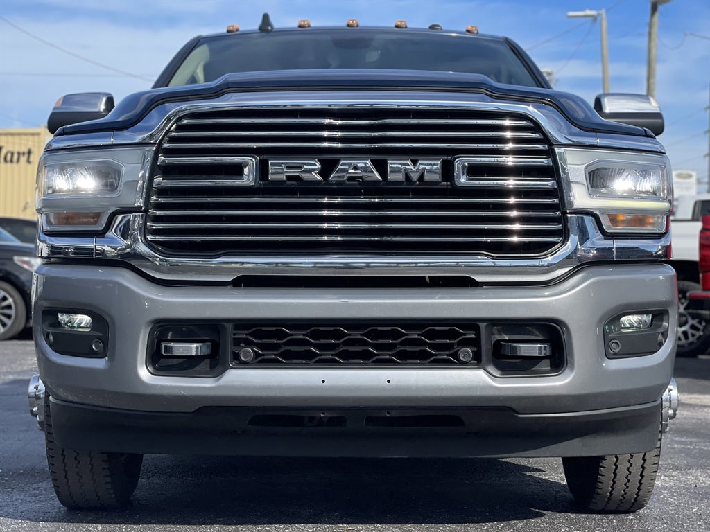 Used 2021 RAM 3500 Laramie w/ Chrome Appearance Group AWD/4WD image 8