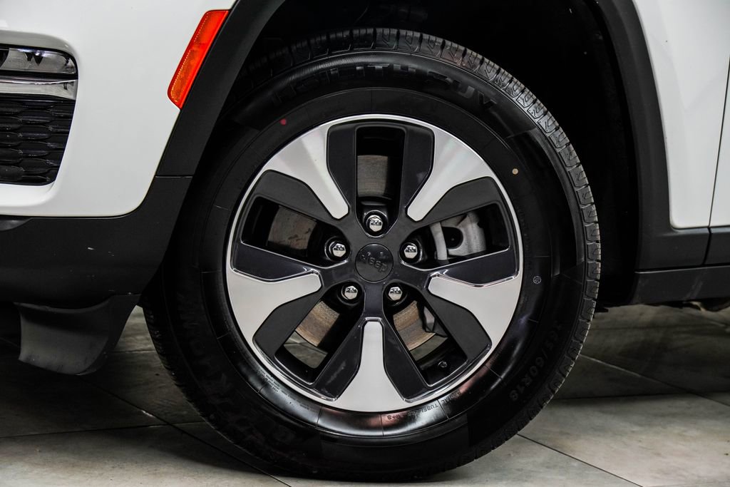 Used 2024 Jeep Grand Cherokee Limited 4xe AWD/4WD image 3