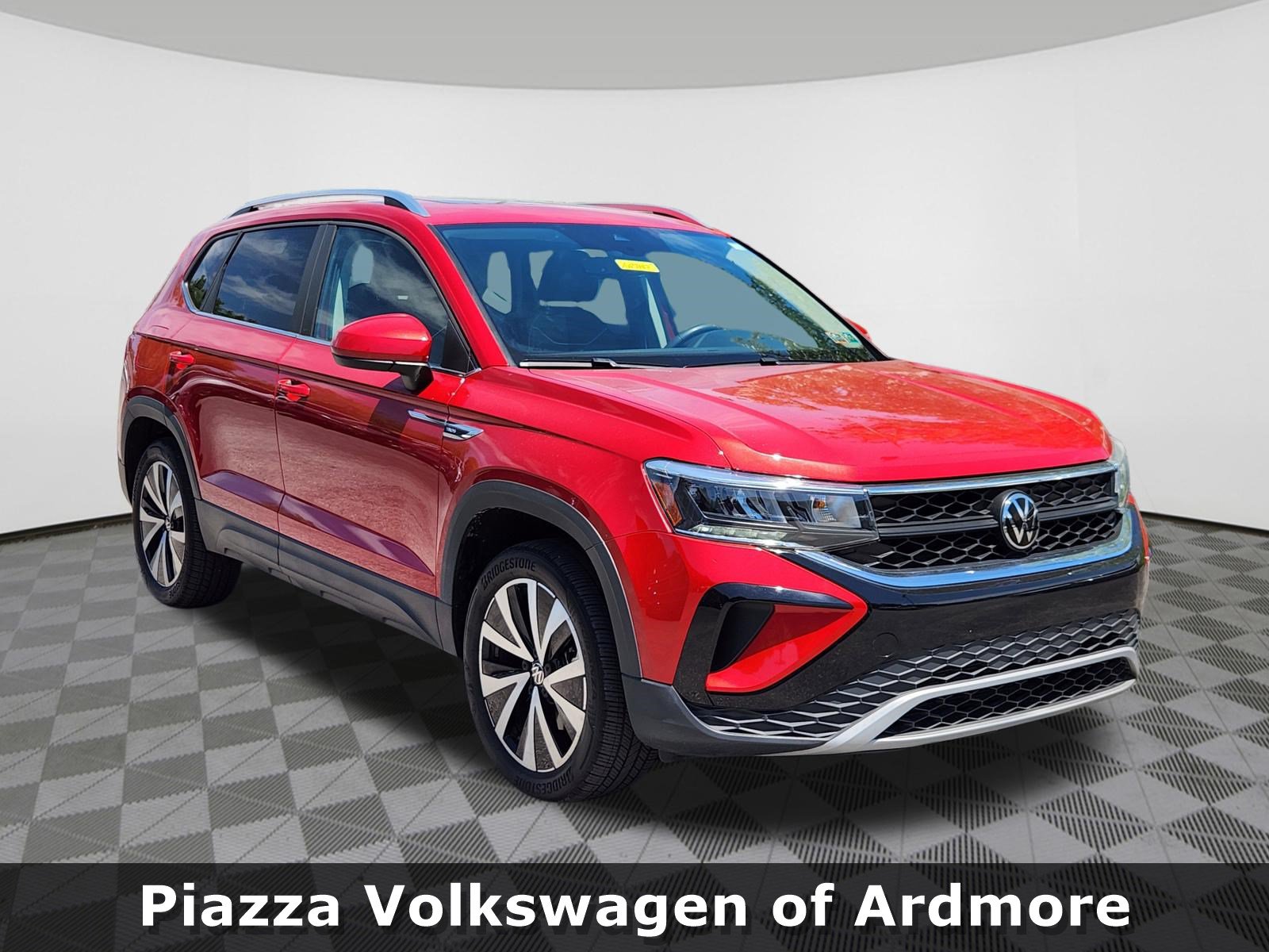 Certified 2023 Volkswagen Taos SE w/ Panoramic Sunroof Package AWD/4WD image 1