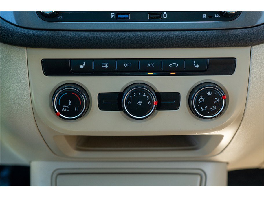 Used 2013 Volkswagen Tiguan S FWD image 24