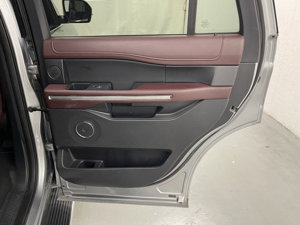 Used 2023 Ford Expedition Limited image 13