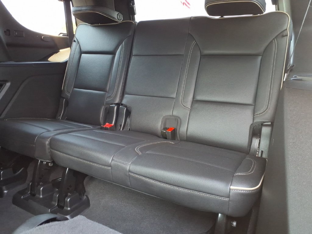Used 2023 GMC Yukon SLT w/ SLT Premium Package AWD/4WD image 19