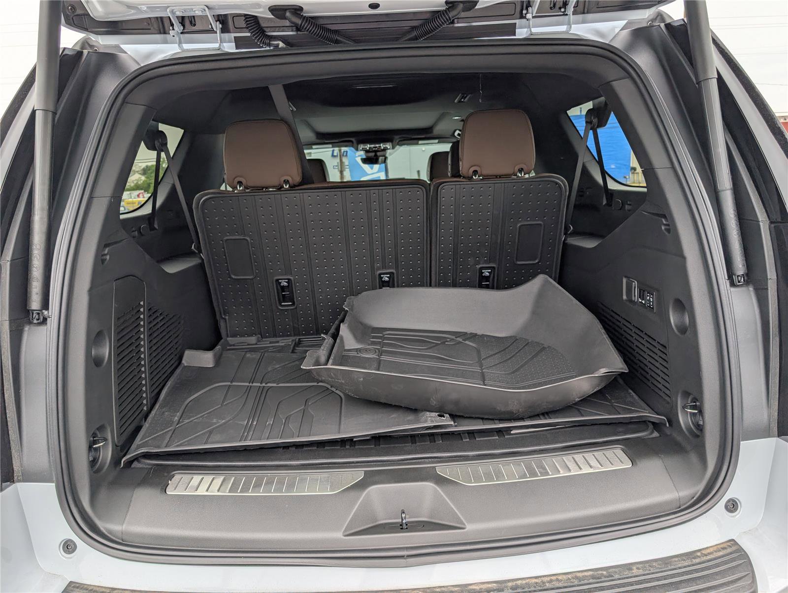 New 2026 Chevrolet Suburban High Country w/ Sun And Tow Package AWD/4WD image 10