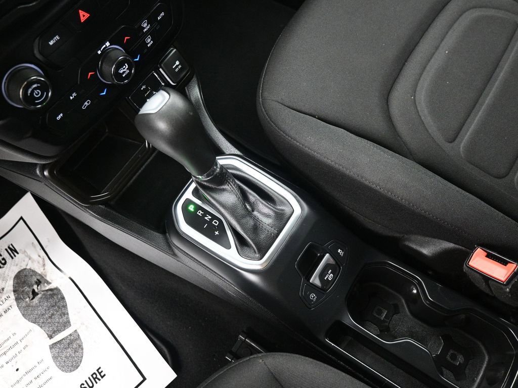 Used 2019 Jeep Renegade Latitude image 18