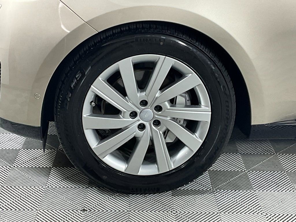 Used 2025 Land Rover Range Rover Long Wheelbase SE image 29