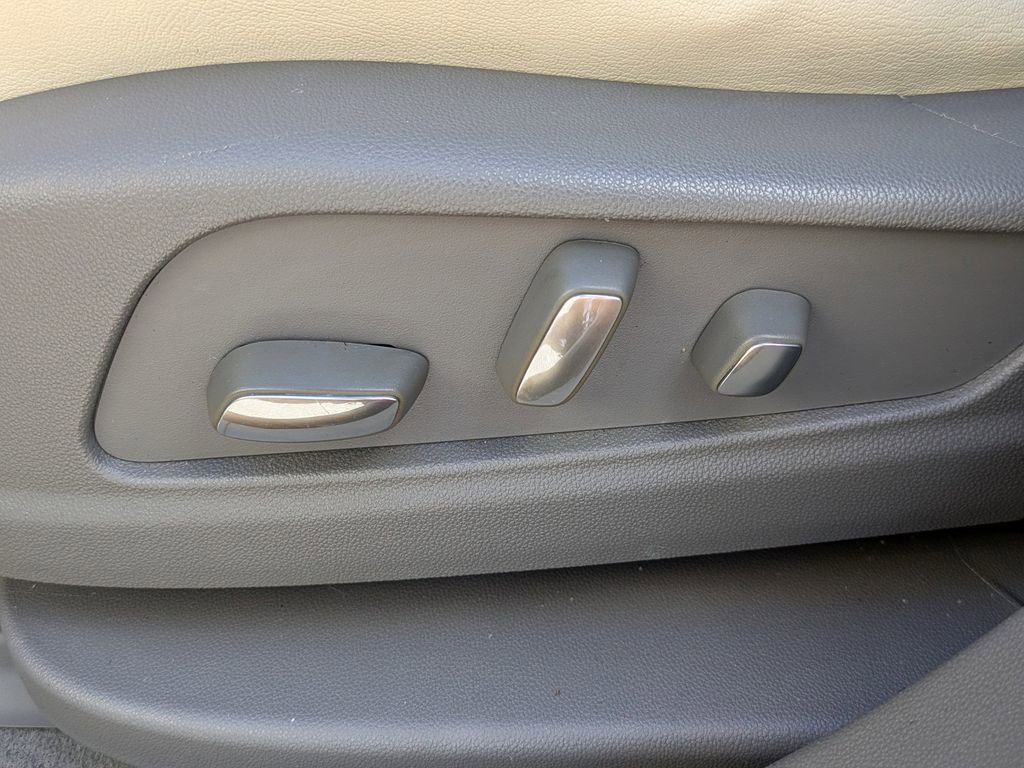 Used 2017 Cadillac XT5 Luxury w/ Driver Awareness Package image 21