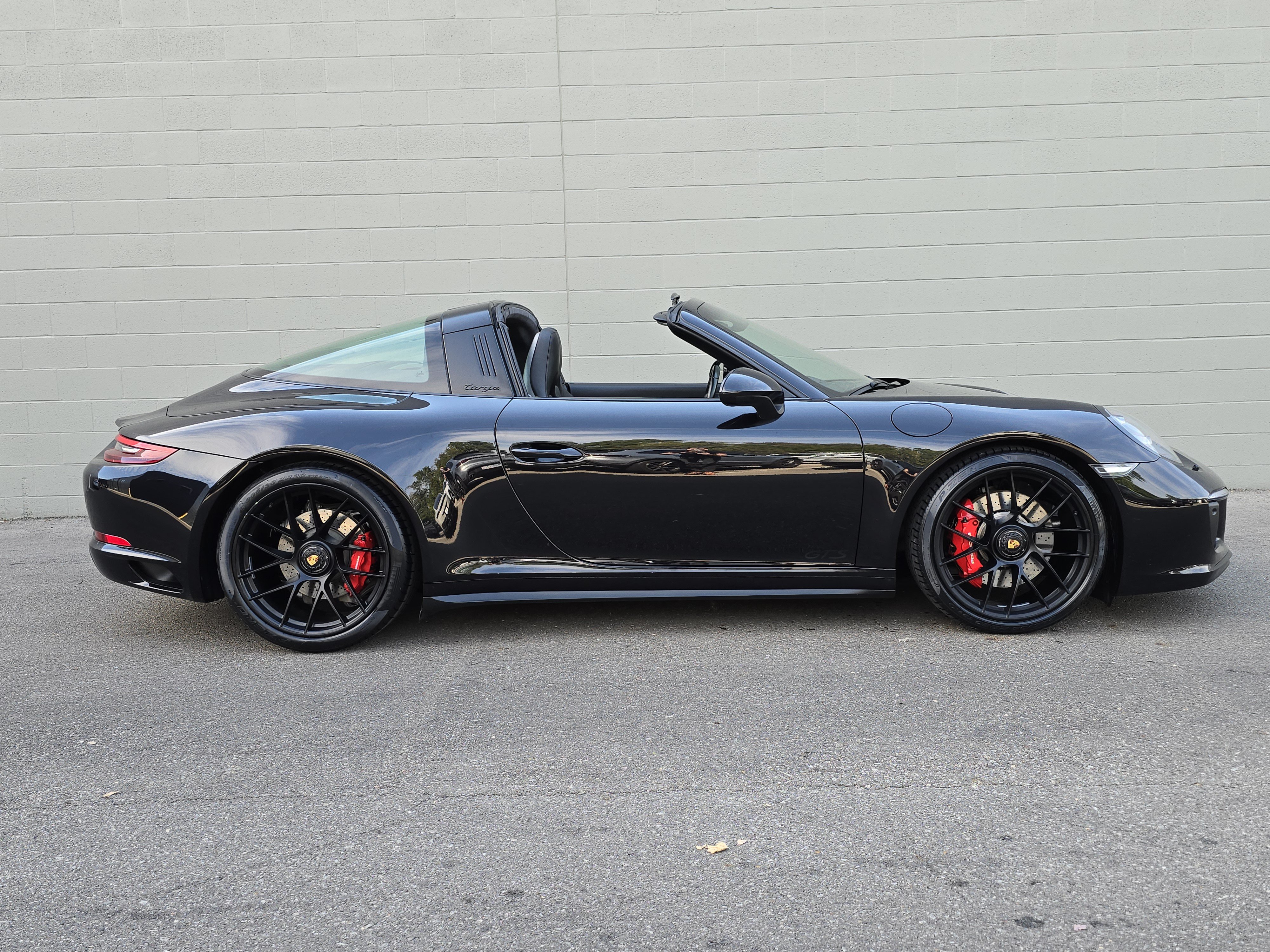 Used 2018 Porsche 911 Targa 4 GTS AWD/4WD image 10