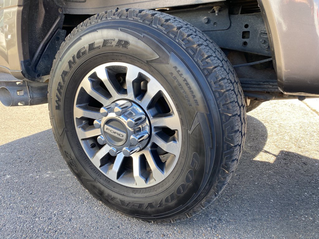 Used 2022 Ford F350 Lariat w/ Lariat Ultimate Package image 2