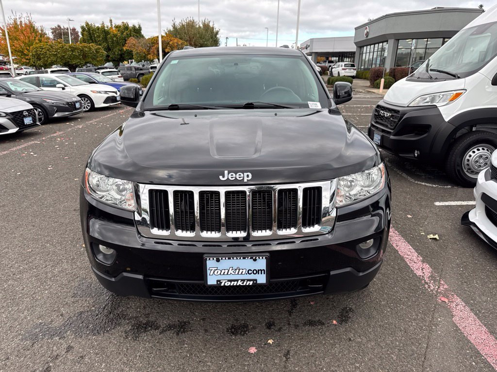 Used 2013 Jeep Grand Cherokee Laredo w/ Laredo E Group AWD/4WD image 2