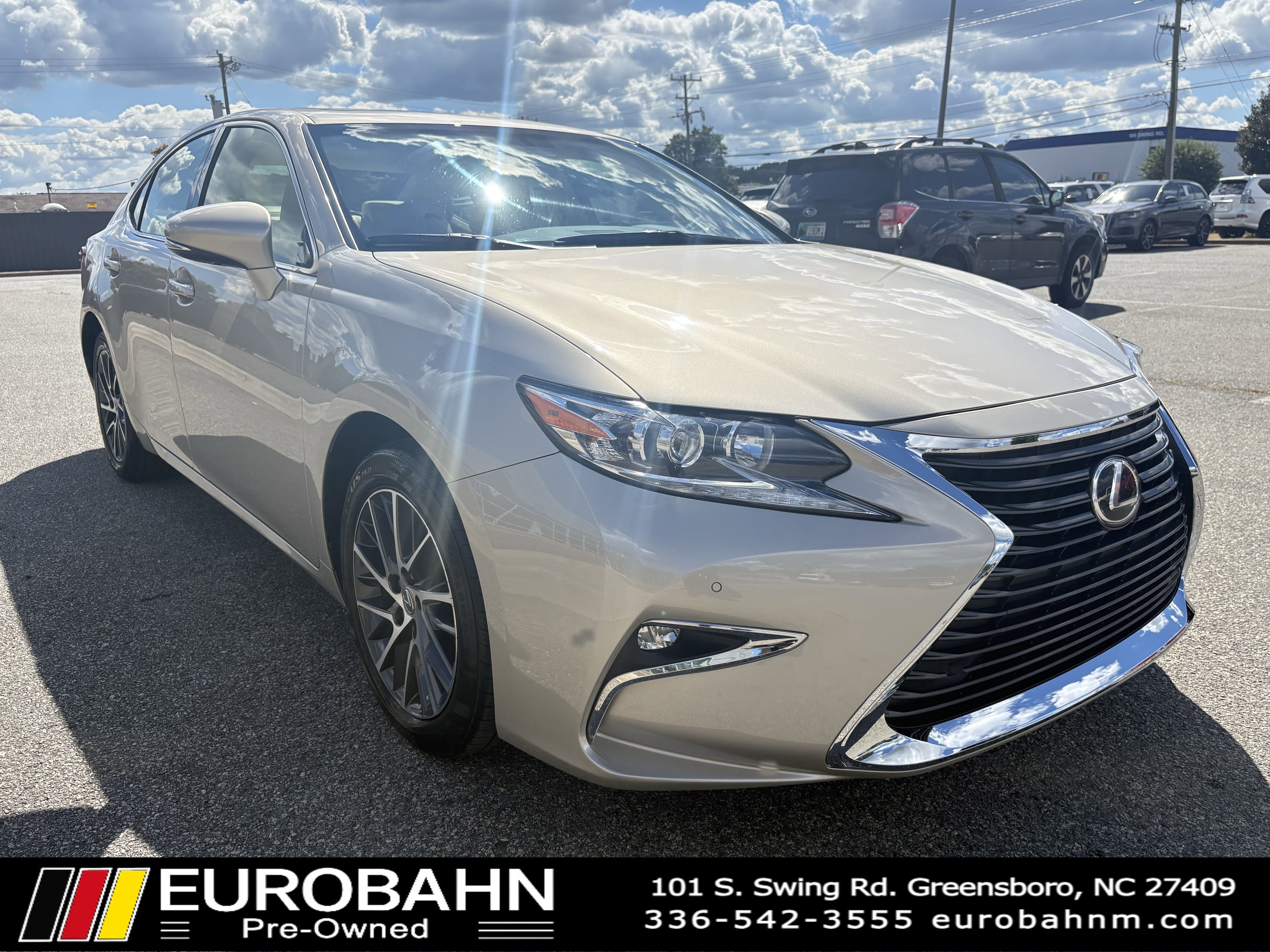 Used 2016 Lexus ES 350 w/ Premium Package w/Wood Trim image 23