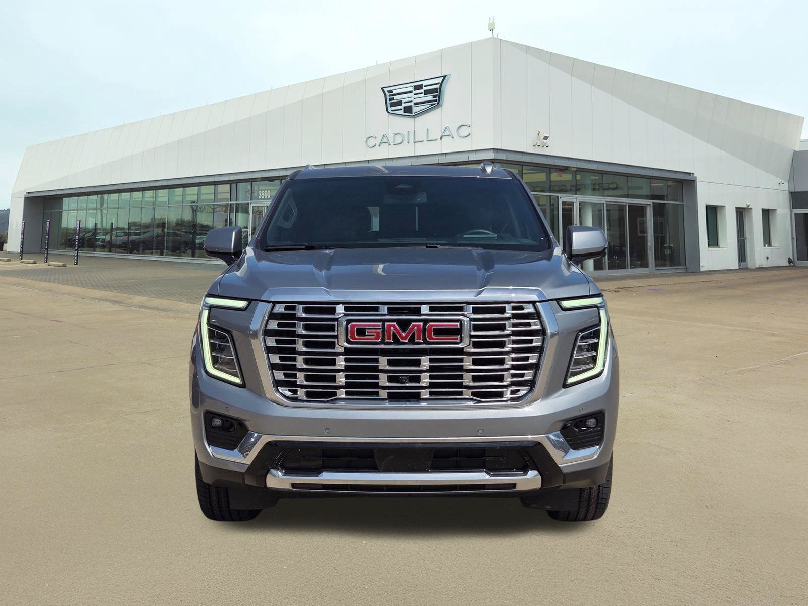 Used 2025 GMC Yukon Denali AWD/4WD image 2