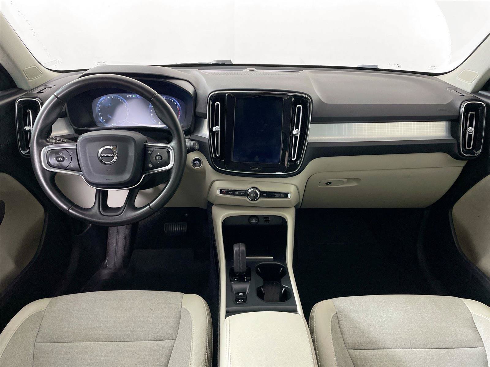 Used 2020 Volvo XC40 T5 Momentum w/ Protection Package Premier AWD/4WD image 29