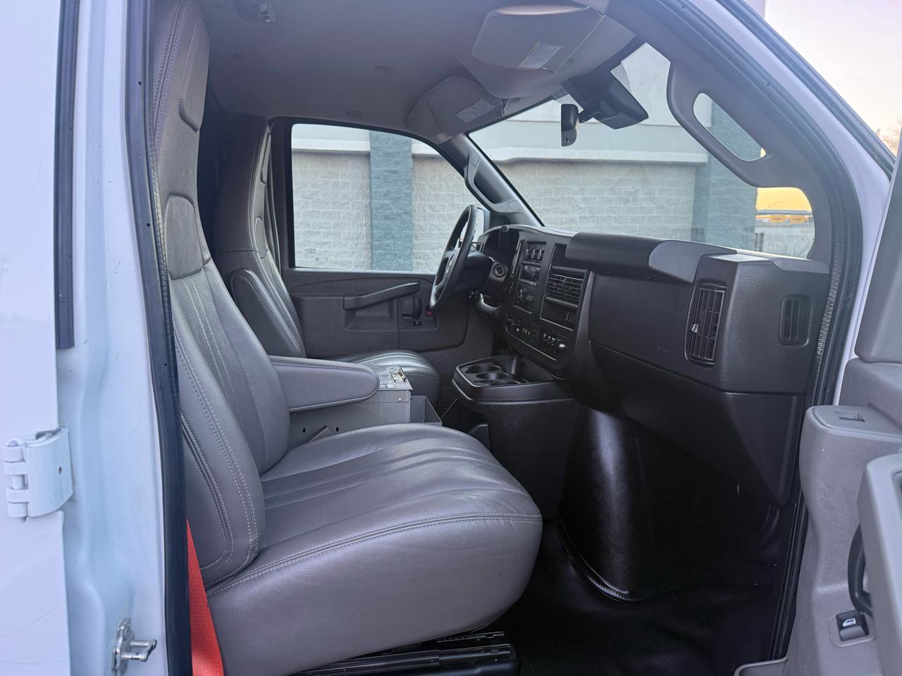 Used 2019 Chevrolet Express 2500 2500 Cargo w/ Driver Convenience Package RWD image 12