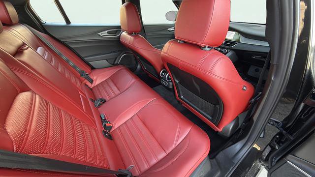 Used 2022 Alfa Romeo Giulia Veloce image 24