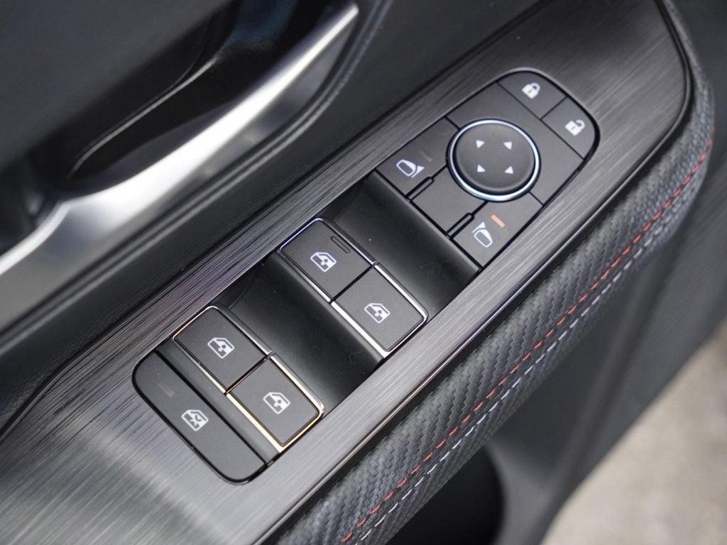 New 2026 Nissan Kicks SR FWD image 9