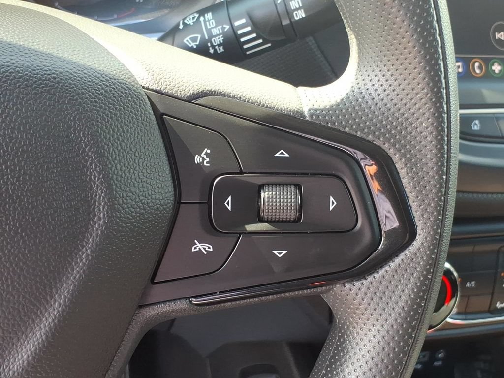Used 2023 Chevrolet TrailBlazer LT FWD image 18
