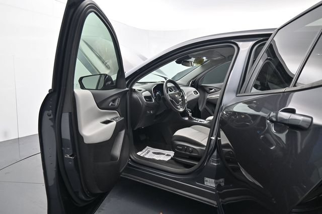 Used 2022 Chevrolet Equinox LS w/ LS Convenience Package FWD image 17