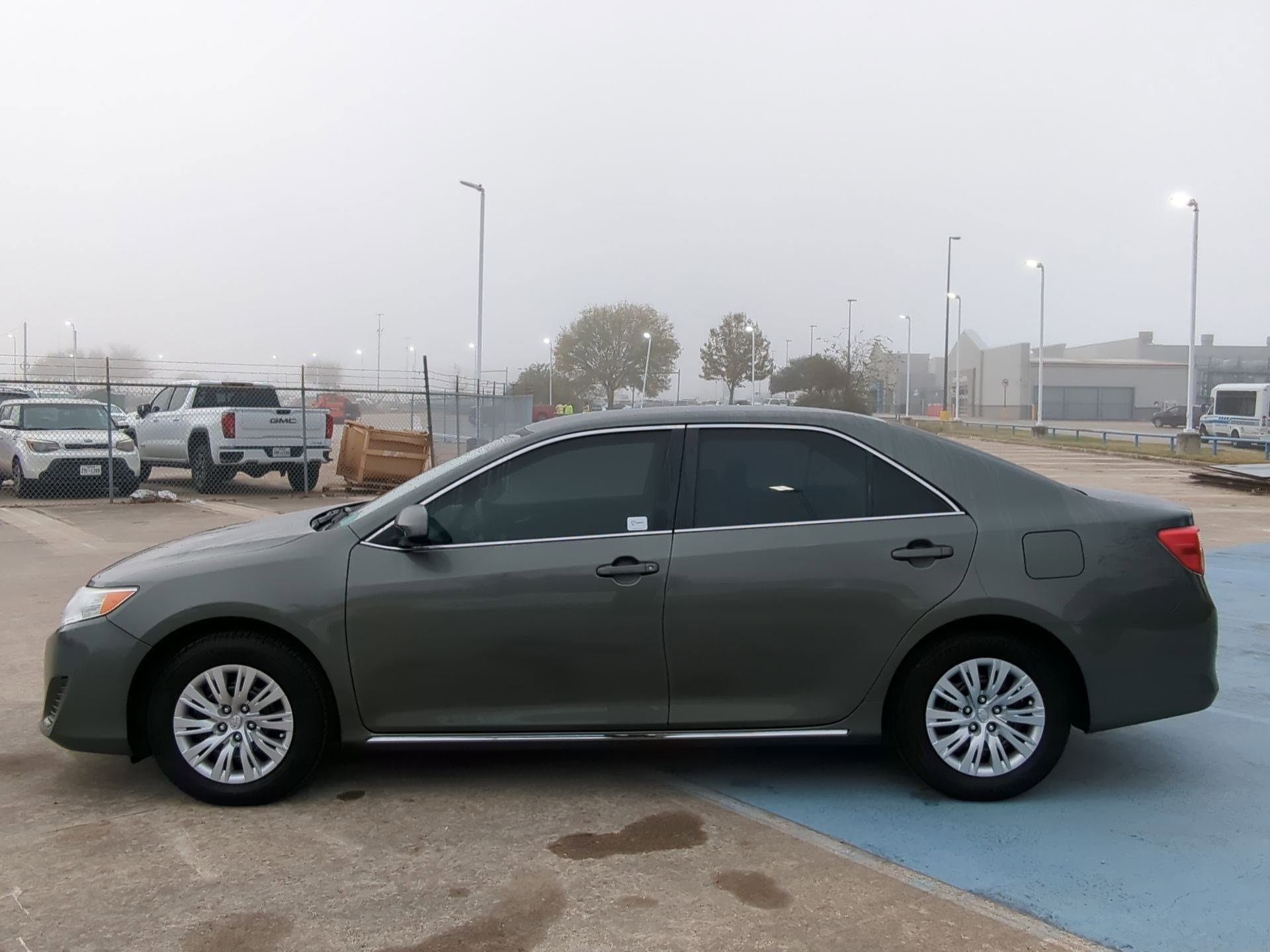 Used 2013 Toyota Camry LE image 7
