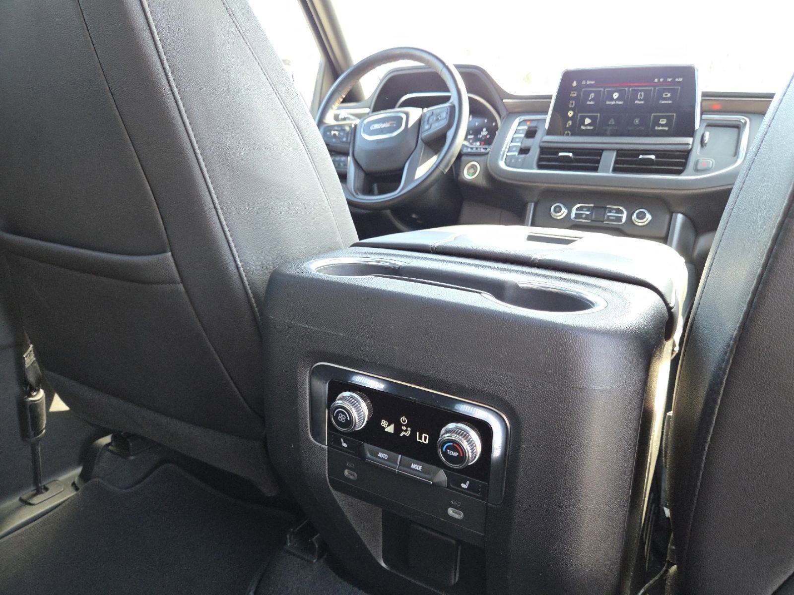 Used 2023 GMC Yukon XL AT4 w/ AT4 Premium Plus Package AWD/4WD image 31
