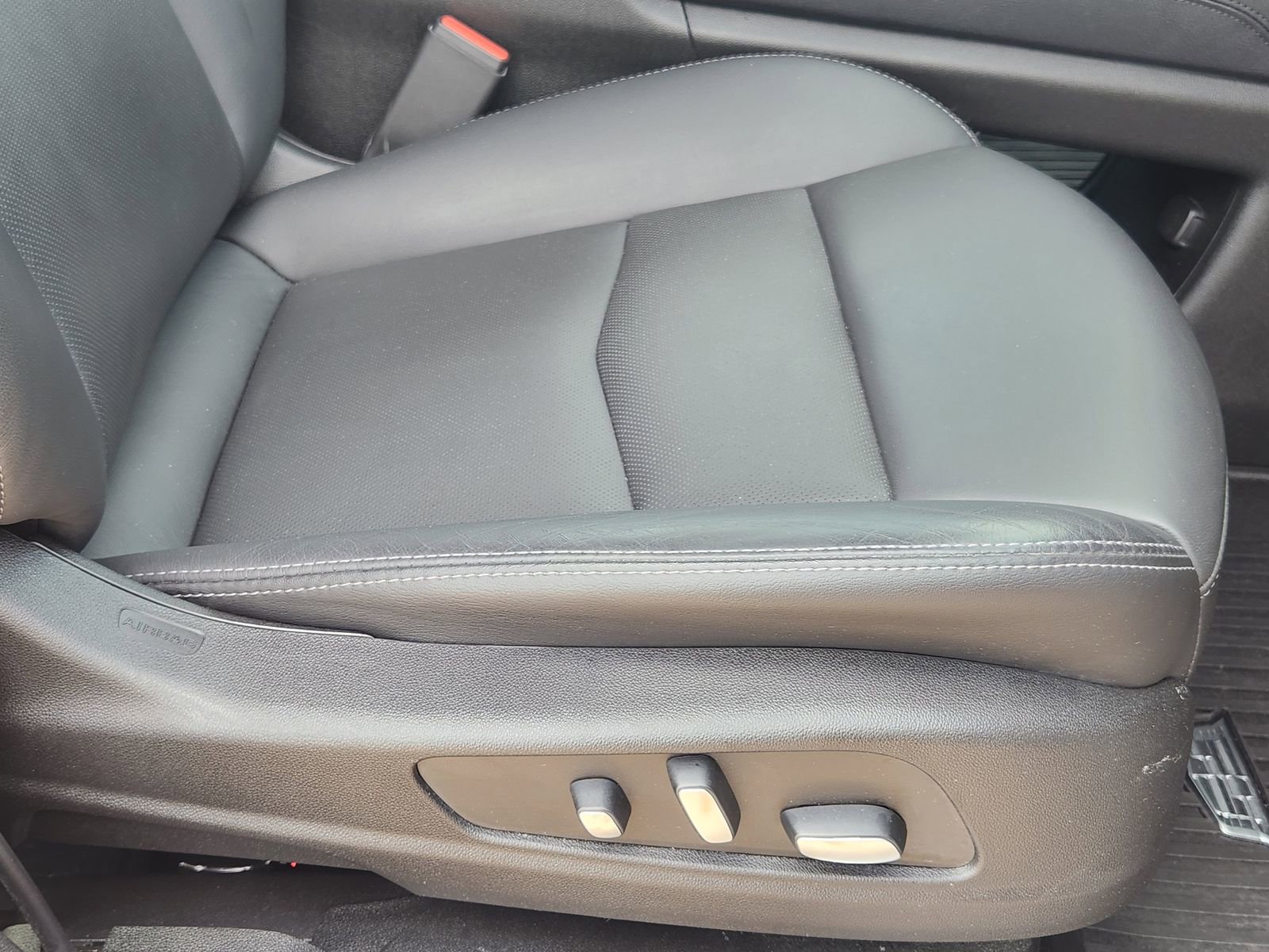 Used 2023 Cadillac XT5 Premium Luxury FWD image 30