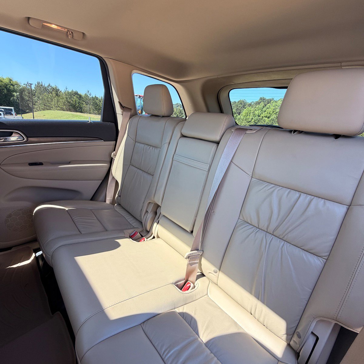 Used 2015 Jeep Grand Cherokee Limited RWD image 24
