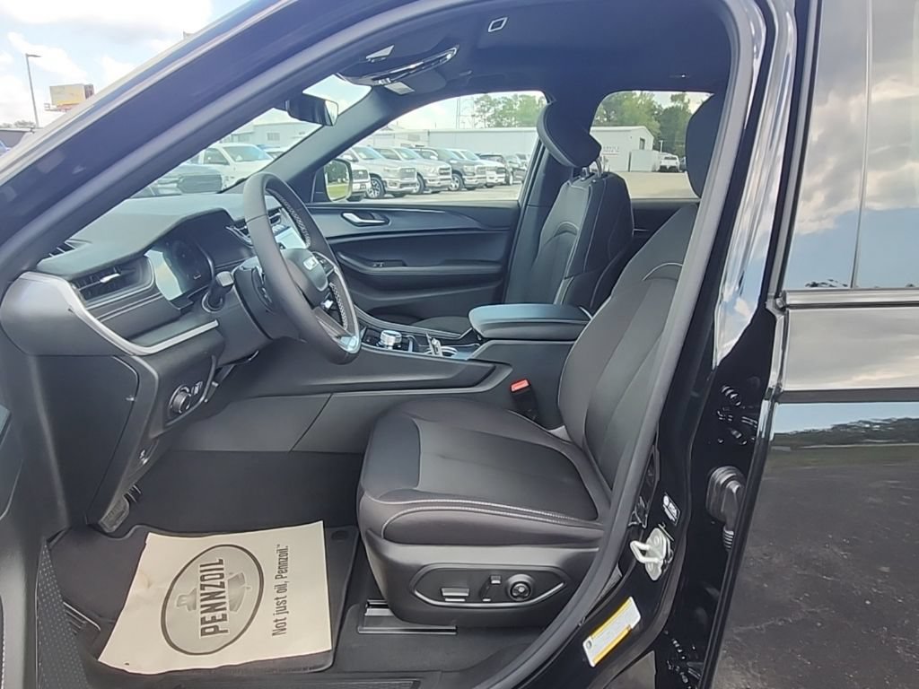 New 2026 Jeep Grand Cherokee Laredo X RWD image 20