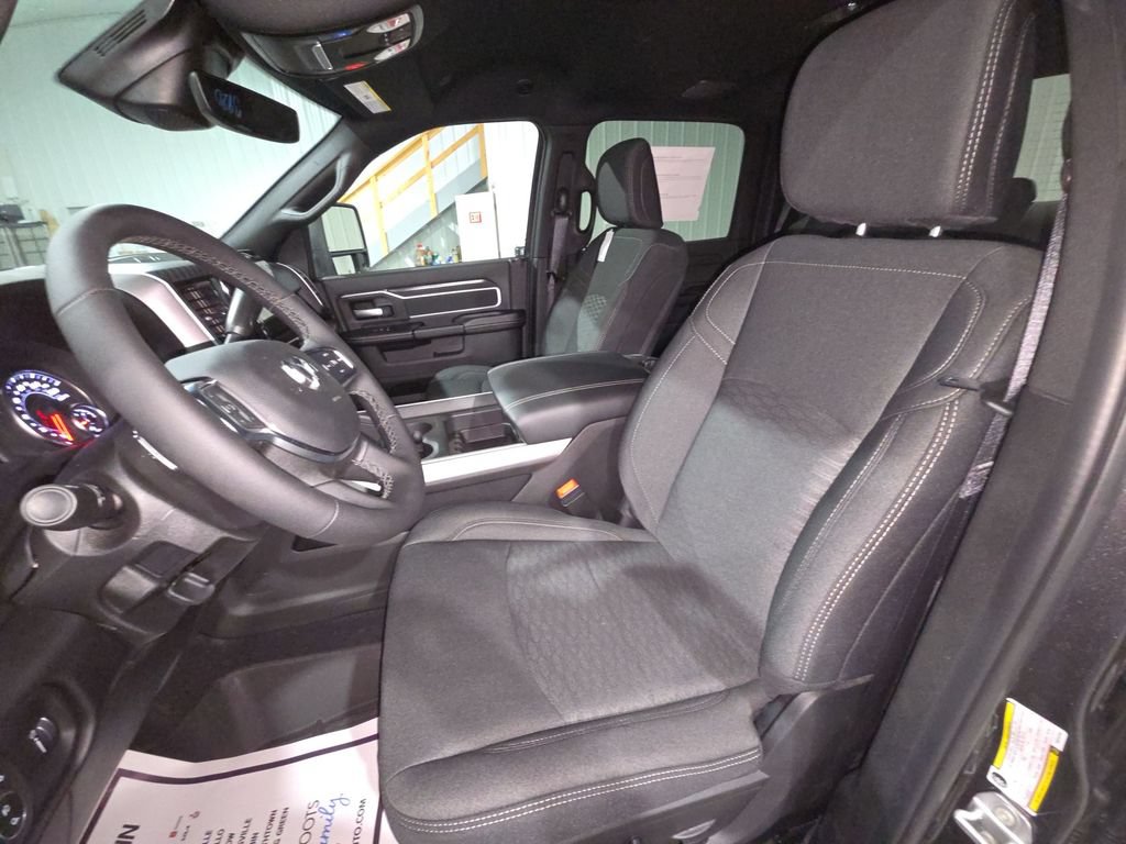 Used 2026 RAM 3500 Big Horn AWD/4WD image 17