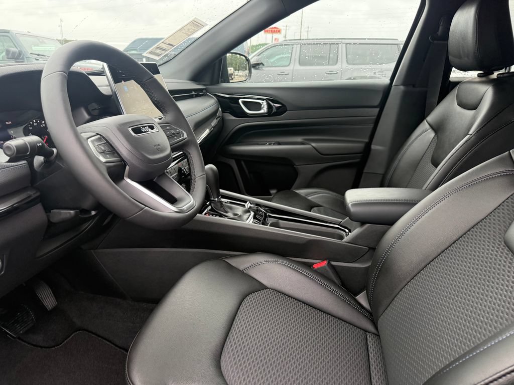 New 2026 Jeep Compass Latitude AWD/4WD image 4