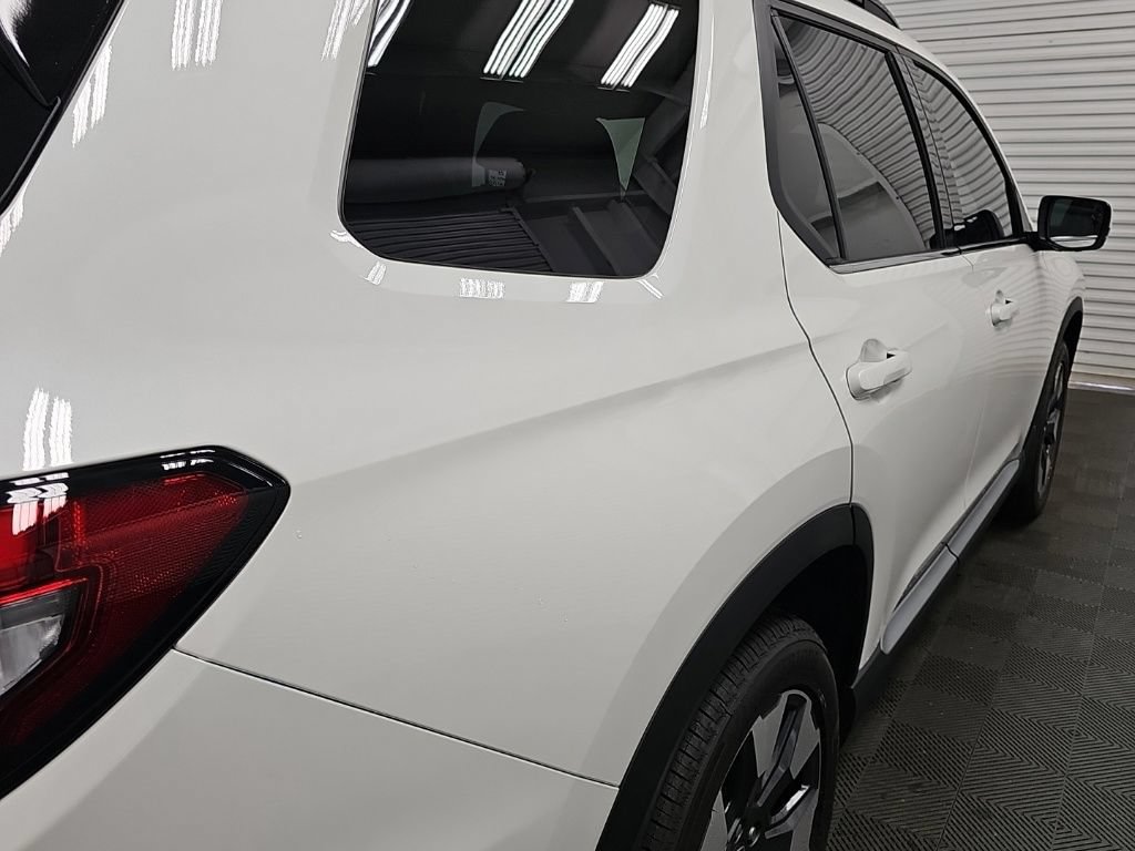 New 2026 Honda Pilot Touring image 9