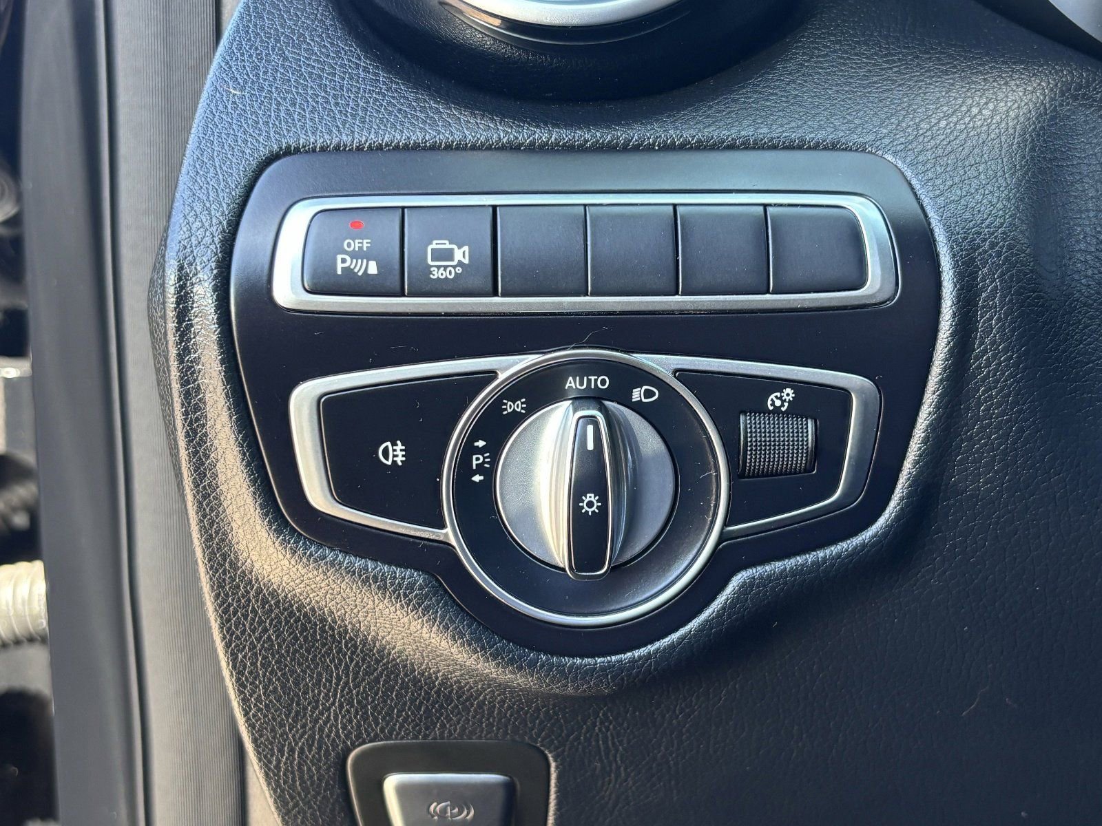 Used 2019 Mercedes-Benz GLC 300 4MATIC Coupe image 33