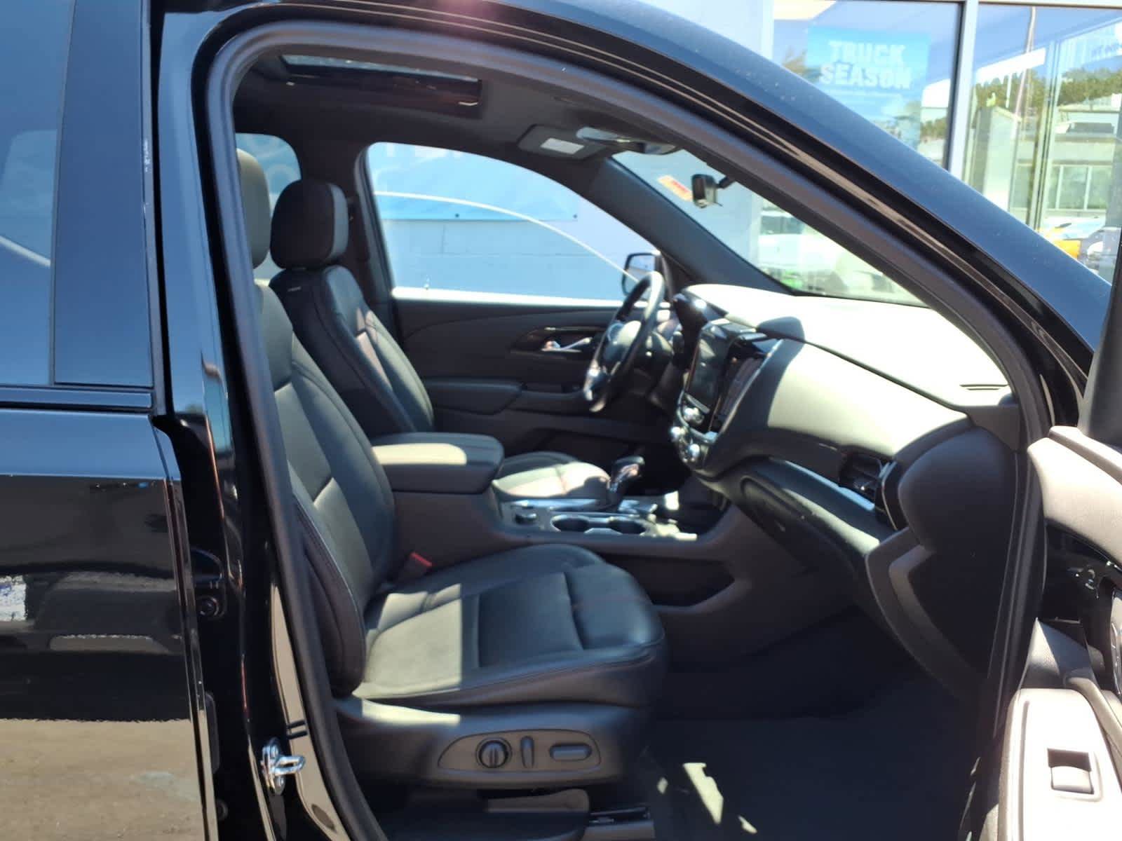 Used 2023 Chevrolet Traverse RS AWD/4WD image 22