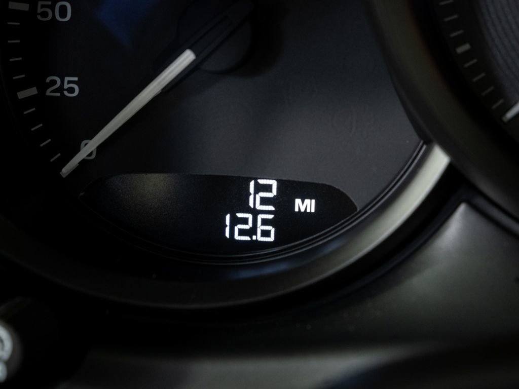 New 2026 Porsche Macan S image 12