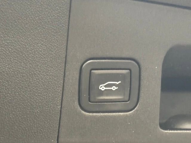 Used 2018 Cadillac XT5 FWD image 9