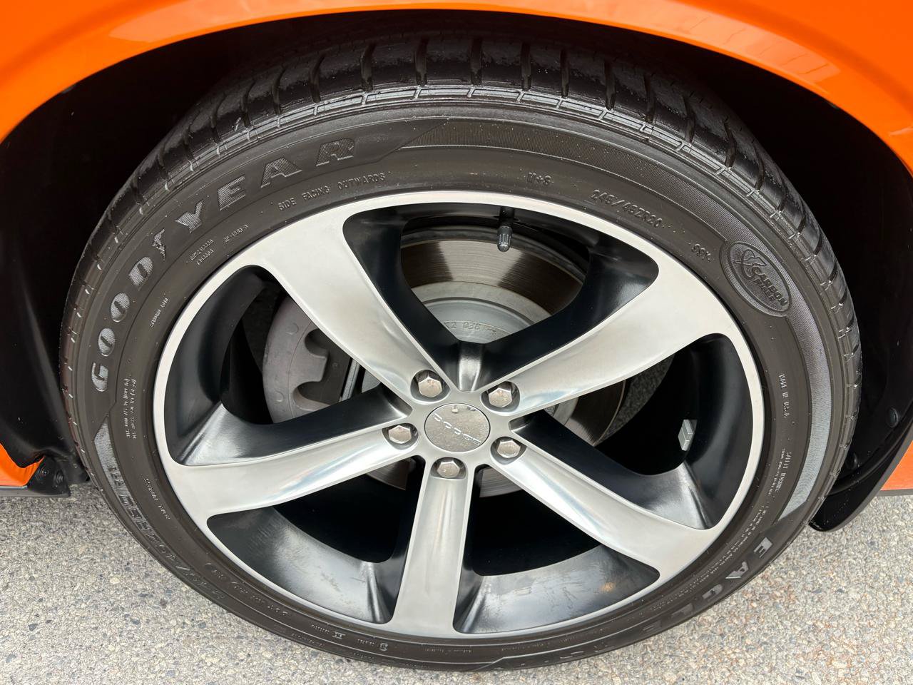 Used 2014 Dodge Challenger R/T RWD image 16